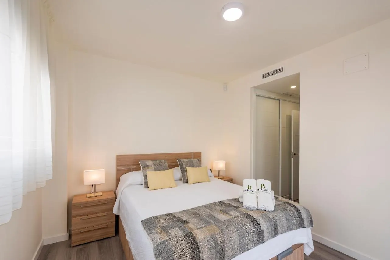 Modern Apartment Next To Train/Bus Station Μάλαγα