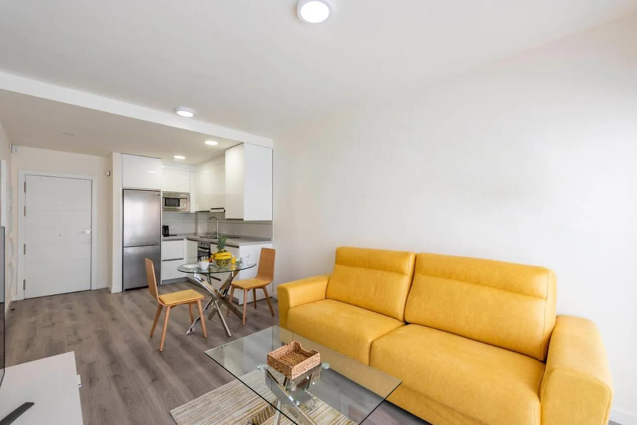 Modern Apartment Next To Train/Bus Station Μάλαγα